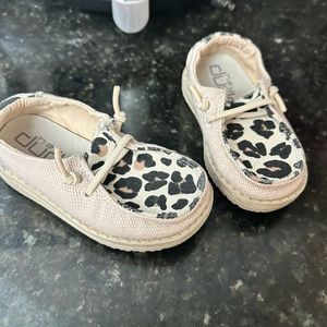 Toddler girl Hey Dudes 7c cheetah